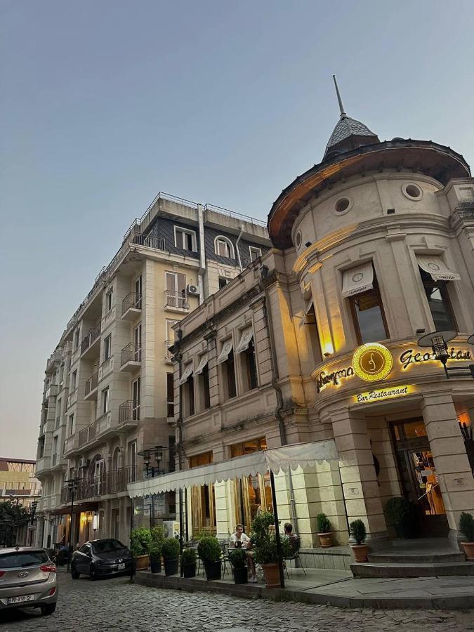 Guest House Memo At The Center Of Kutaisi Exterior foto