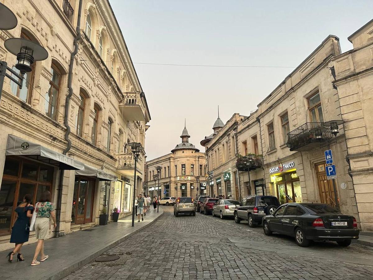 Guest House Memo At The Center Of Kutaisi Exterior foto