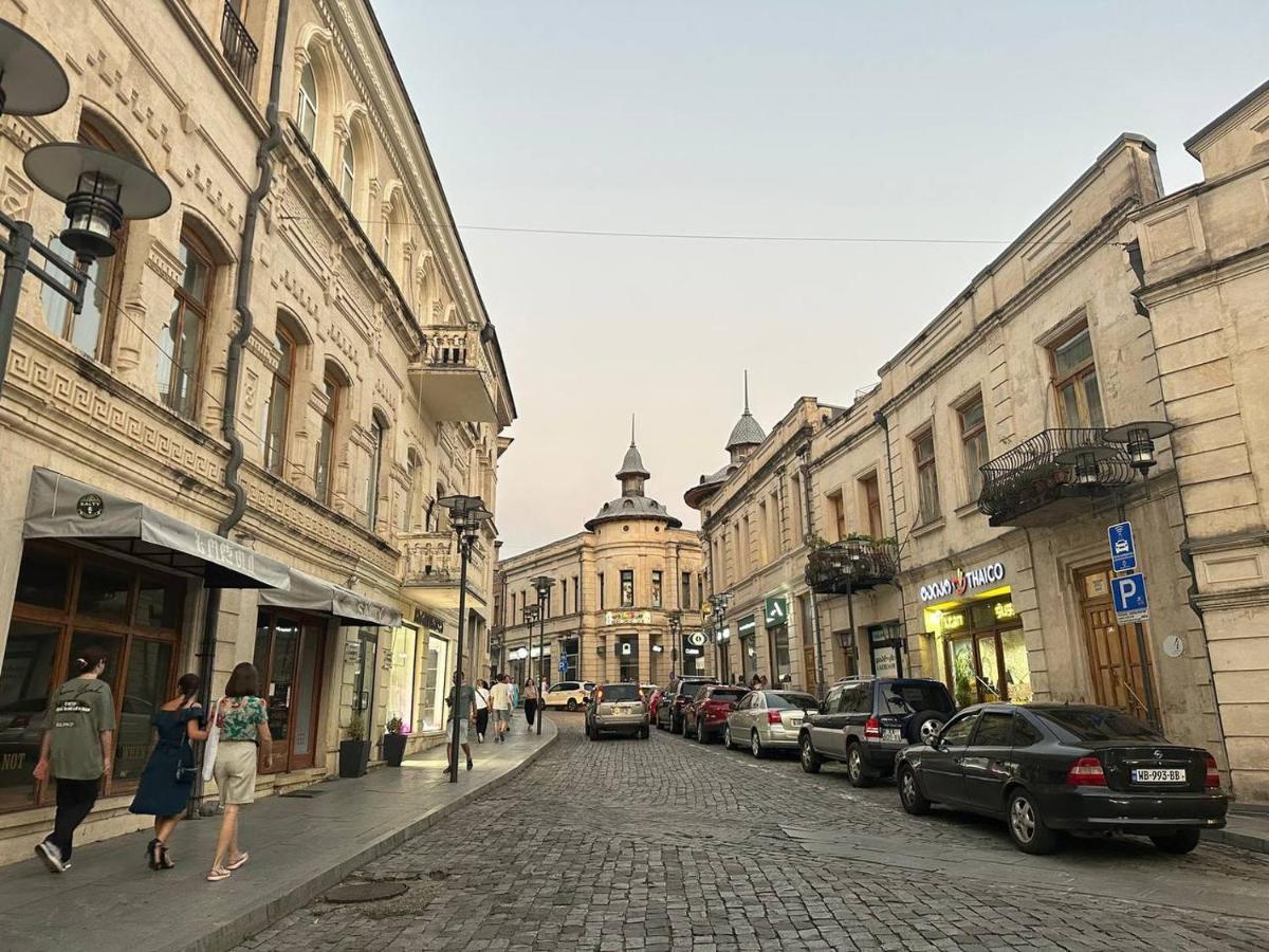 Guest House Memo At The Center Of Kutaisi Exterior foto